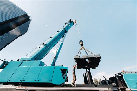 Equipment Selection for Heavy Machinery Moving - Alltracon Machinery Moving and Millwright Services