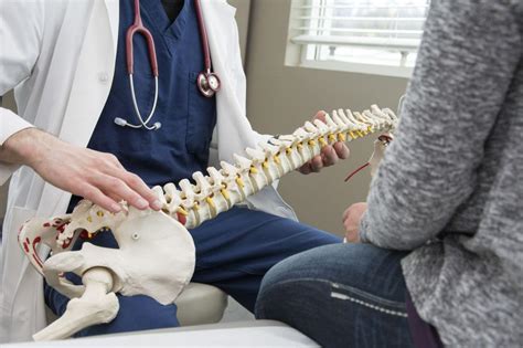 5 Common Questions on Seeing a Chiropractor for Back Pain - Equilibrio ...