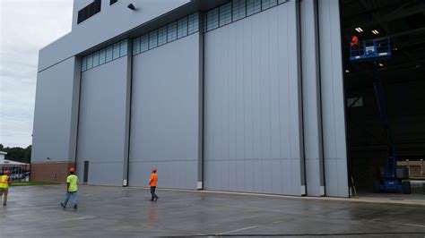 What is a Hangar Door? - Well Bilt