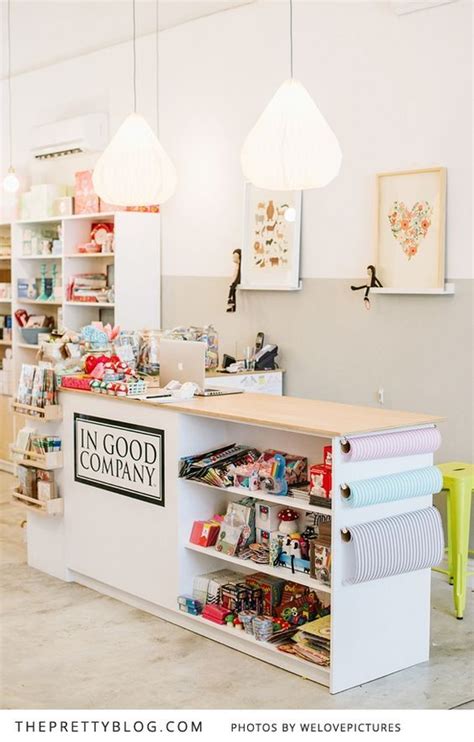 Unique Shop Counter Design Ideas to Inspire You! - Emily May | Mesa recepção, Ideias para ...