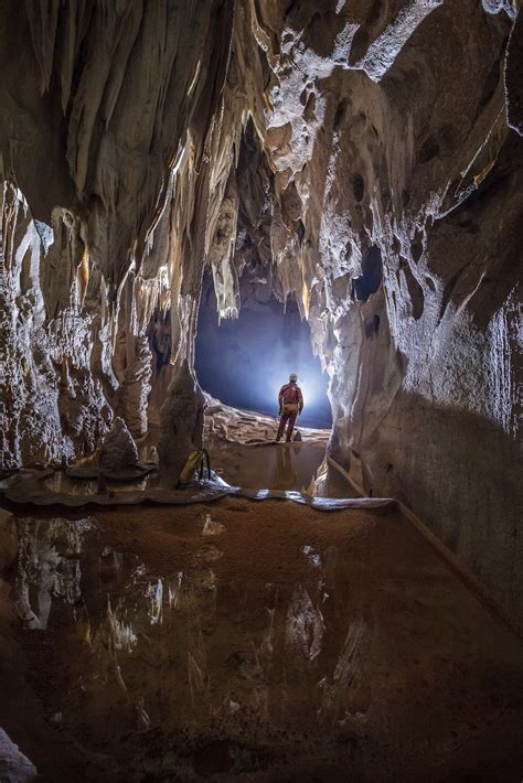 The Perilous and Gorgeous World of Cave Photography | WIRED