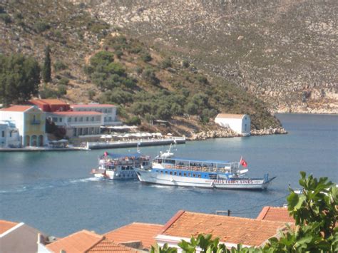 Kastellorizo port, traffic mess, noon 7 8 2012 - Άλλα Νησιωτικά Λιμάνια - Shipfriends