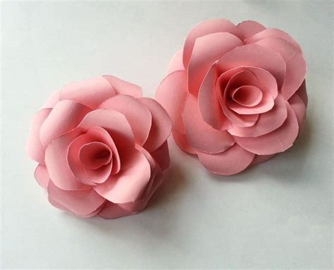 Adorable DIY Paper Flowers | 5 Steps - Craft projects for every fan!