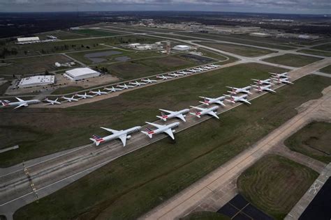 COVID-19: Grounded Airplanes Photography - SamChui.com