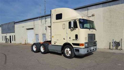 International 9800 (1998) : Sleeper Semi Trucks