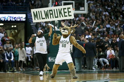 Milwaukee Bucks to play four preseason games in early October