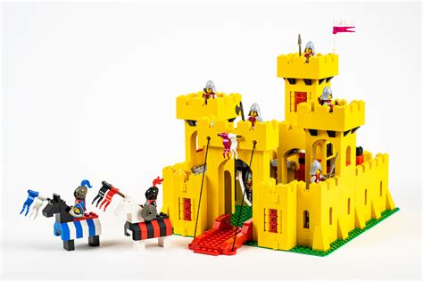 LEGO MOC Classic Yellow Castle - Enhanced Edition by Simon Lenz | Rebrickable - Build with LEGO