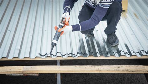 Metal Roof Sealant: 4 Best Types (2023 Update) - Gouge Quality Roofing