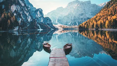 Boats on the Braies Lake (Pragser Wildsee) in Dolomites mountains, Sudtirol, Italy | Windows ...