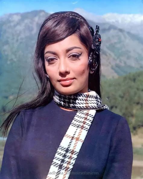 Secret Behind Famous 'Sadhana Cut' Hairstyle, Suggested By Her Husband, RK Nayyar