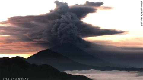 Indonesia volcano: Mount Agung eruption closes Bali's main airport - CNN