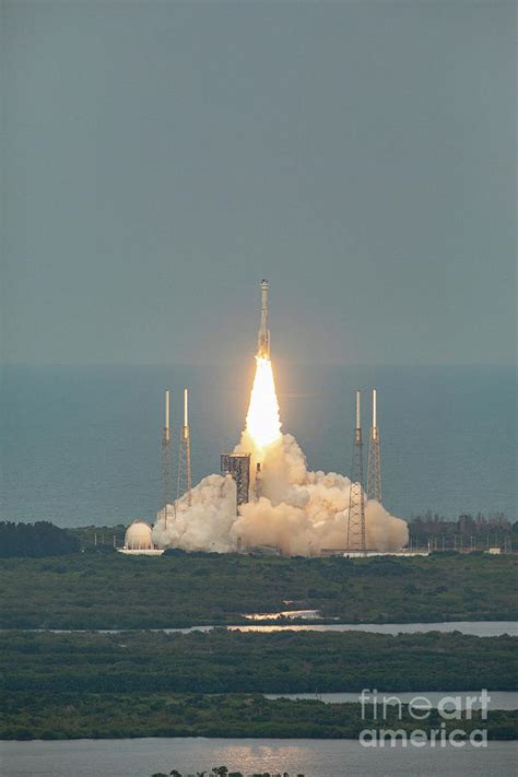 Boeing Orbital Flight Test-2 Launch Photograph by Nasa/kim Shiflett ...