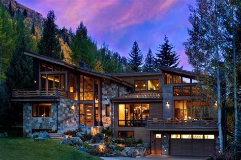 Captivating modern-rustic home in the Colorado mountains Rustic ...