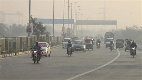 New Delhi’s air quality still ‘very poor’; mercury drops to 11°C ...