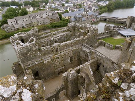 Pembroke Castle - former seat of Earl of Pembroke | Burg, Kirchen ...