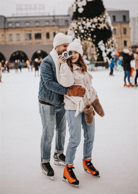 40+ Cute Ice Skating Date Outfits [2023]: What To Wear To An Ice Skating Date & Tips - Girl ...