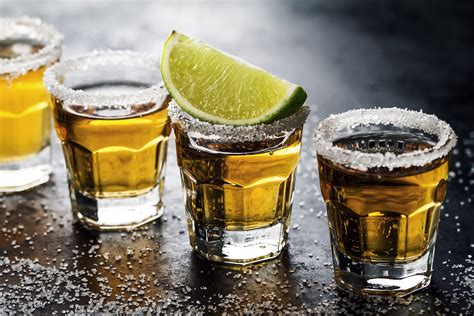 4 Reasons You Should Drink a Shot of Tequila Every Day | Tequila, Doses de tequila, Bebidas sem ...