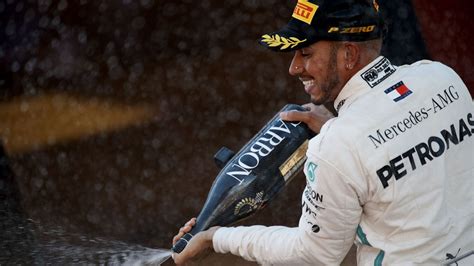 Mercedes explains delay in Lewis Hamilton contract talks - ESPN