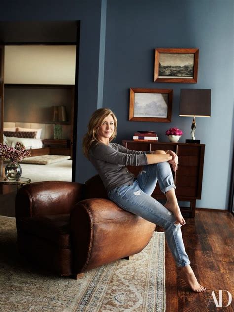 Live like Jennifer Aniston: House Decorating with.... Rugs!