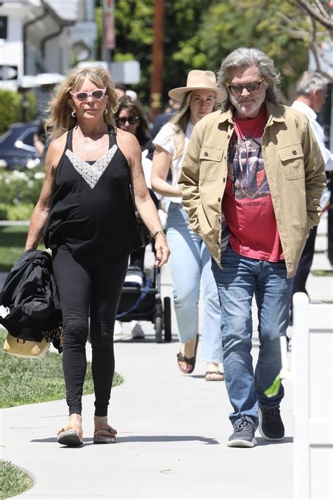 GOLDIE HAWN and Kurt Russell Out in Pacific Palisades 04/16/2022 ...