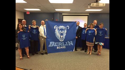 Mascot, school colors unveiled for new Olentangy high school | 10tv.com