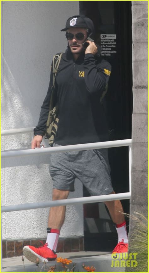 Photo: zac efron steps out after acl injury 05 | Photo 4263533 | Just Jared: Entertainment News