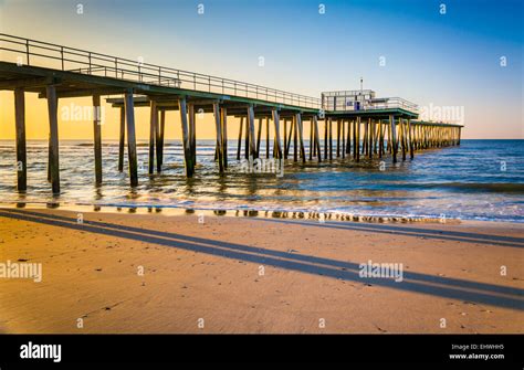 Ventnor fishing pier hi-res stock photography and images - Alamy