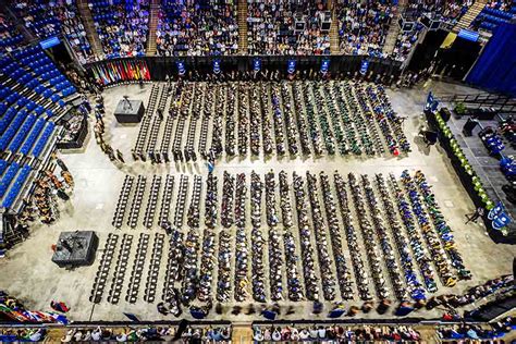 Class of 2023 Celebrated at Spring Commencement : SLU