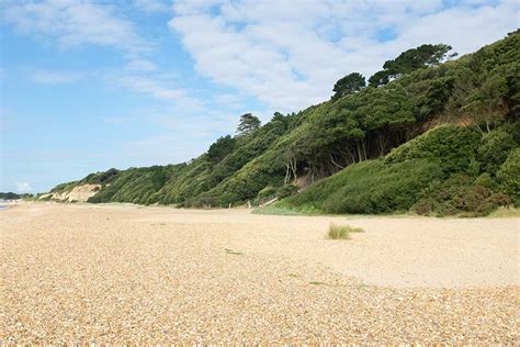 Highcliffe Castle Beach - Visitor information and car park | Dorset Guide