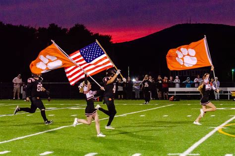 South Hadley football’s shut-down defense led Tigers to 30-6 win against No. 18 Chicopee ...