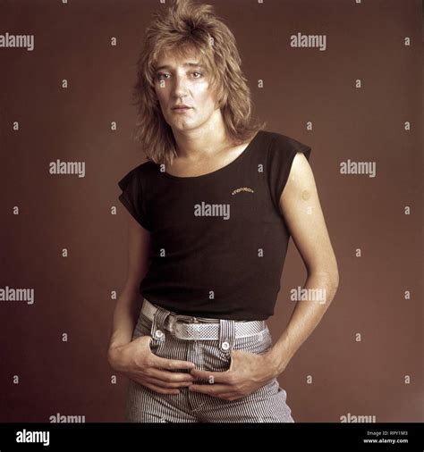 Rod stewart 1970s hi-res stock photography and images - Alamy