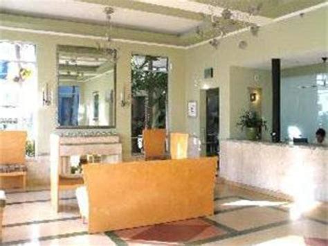 Crest Hotel Suites, Miami Beach (FL) | 2021 Updated Prices, Deals