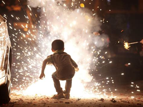 Air pollution surged on Diwali but Delhi govt says slight improvement | Latest News Delhi ...