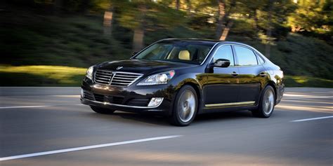 Hyundai Equus Features and Specs