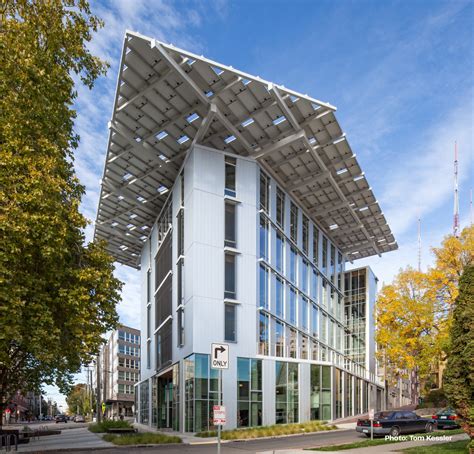 The Bullitt Center in Seattle - a high-performance building with a low ...