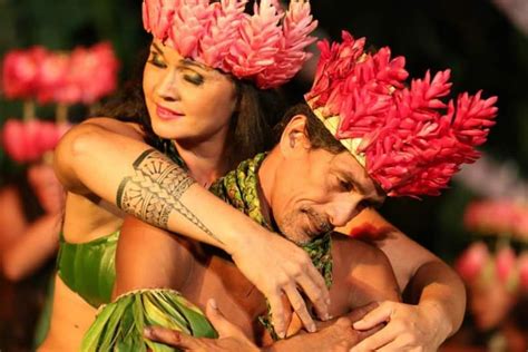 Pin by Moanilehua Earle on Ori Tahiti/Costume Ideas/Pua | Tahitian ...