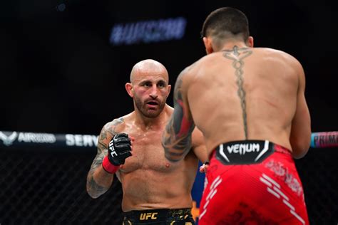 Ex-UFC Champ: Volkanovski Was 'Fighting Scared' at UFC 298 - Sports ...