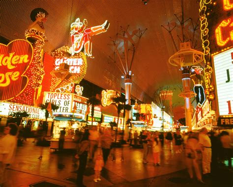 Las Vegas - Fremont Street at Night Wall Mural | Las Vegas - Fremont ...