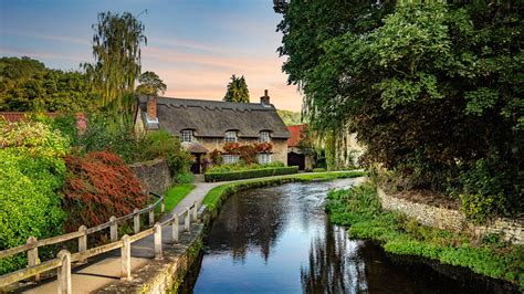 20 of the best places in England to live if you've a one-or-two day-a-week commute - Country Life