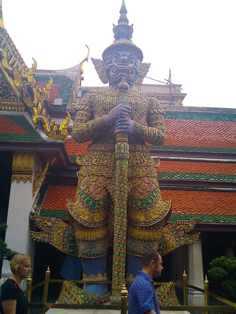 Wat Phra Kaew [ Temple of the Emerald Buddha ] [ วัดพระแก้ว ] [ วัดพระศรีรัตนศาสดาราม ] | Lion ...