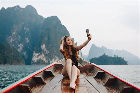 Instagram Versus Reality: Travel Influencers Gloss Over Coronavirus - Bloomberg