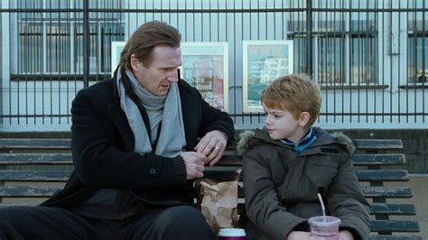 Love Actually (2003) - A Charming Christmas Modern Classic