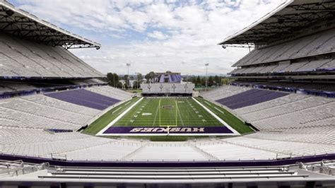 Where to eat around Husky Stadium | Seattle Refined