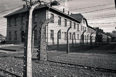 File:Auschwitz concentration camp in poland.jpg - Wikimedia Commons