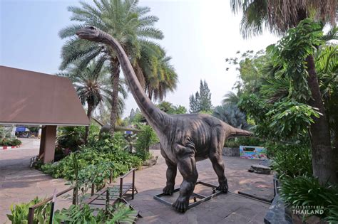 Sirindhorn Dinosaur Museum - It's better in Thailand