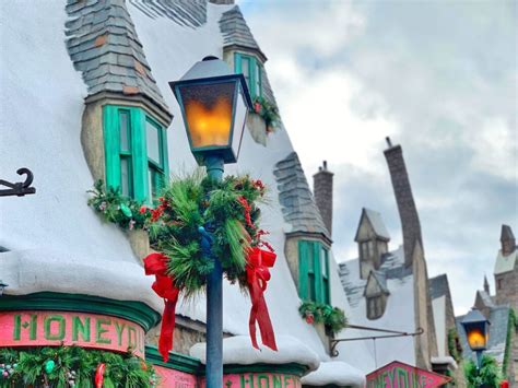 Wizarding World of Harry Potter Universal Studios Hollywood Christmas - Make Life Lovely