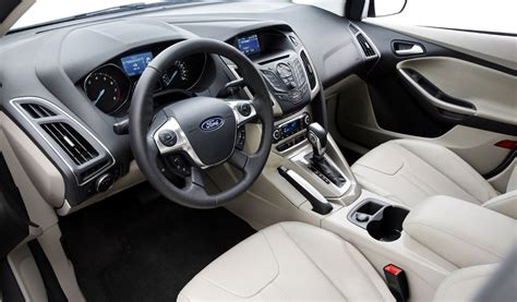 2012 Ford Focus Review, Specs, Pictures, Price & MPG