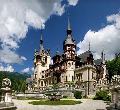 Peles Castle, Sinaia, Romania | Bored Panda