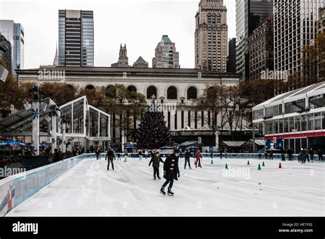 Bryant Park Skating Rink Stock Photos & Bryant Park Skating Rink Stock ...