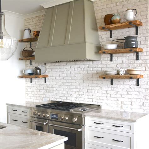 Koni Brick Blanc | Brick backsplash kitchen, Brick kitchen, White brick ...